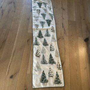 CHRISTMAS TREE PINE  EMBROIDERED GREEN TABLE RUNNER 68" X 16"